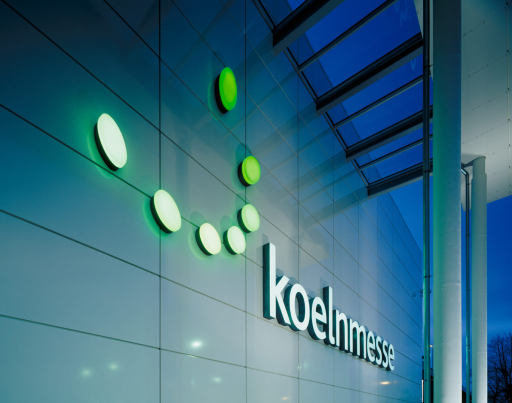 Koelnmesse, Eingang Nord mit Messelogo