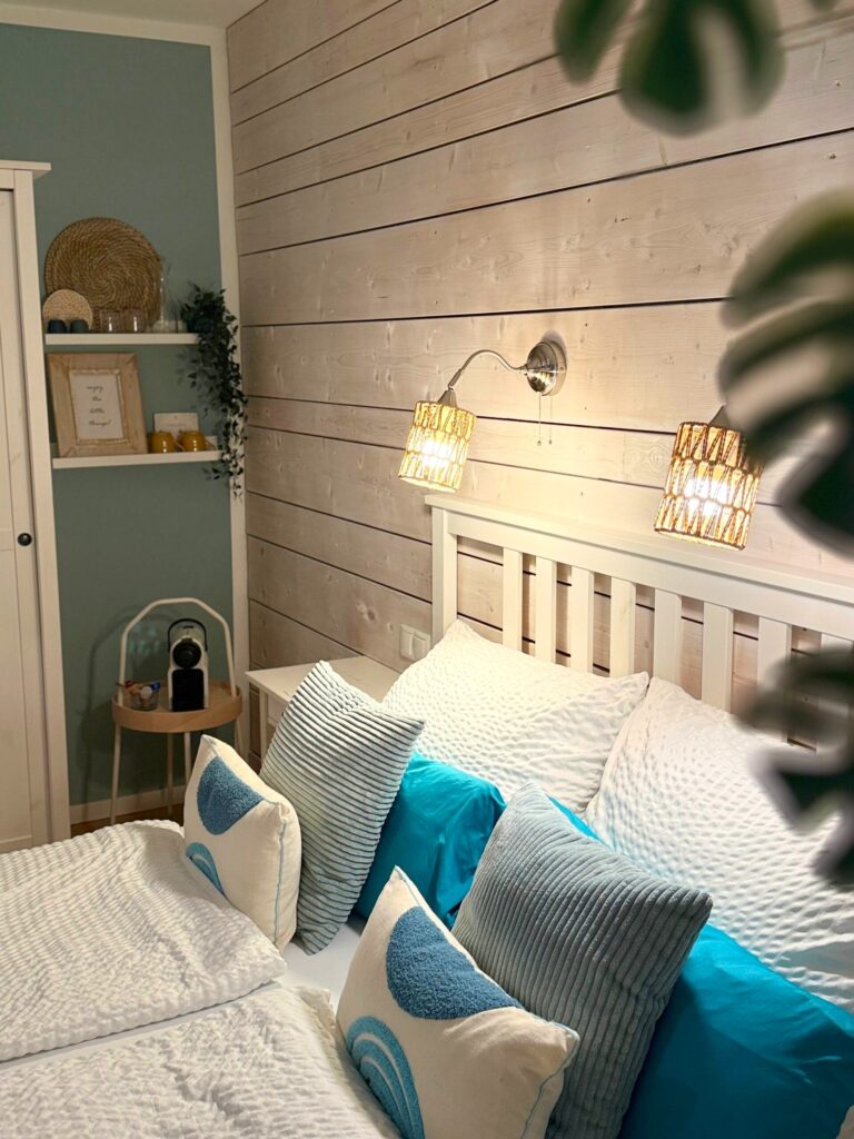 Detailaufnahme der Bettwäsche im Doppelzimmer Berggeistsee
