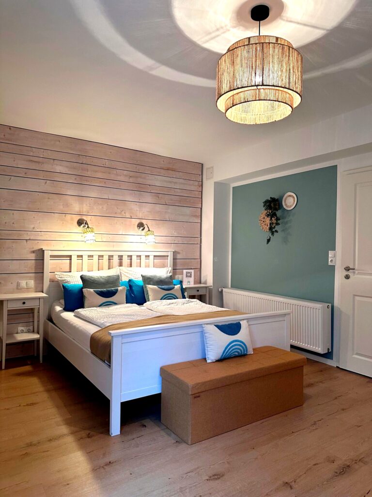 Doppelzimmer Berggeistsee mit Blick auf das Bett