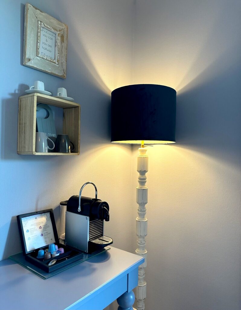 Kaffee und Ambiente in unserem Bleibtreusee Zimmer