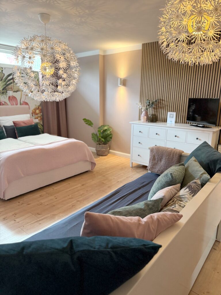 Comfort Doppelzimmer Mondsee mit aufgestelltem Zustellbett